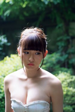 帥哥和美女睡覺