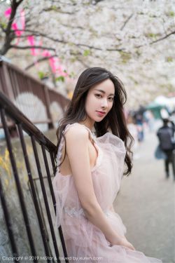 無(wú)打底內(nèi)衣秀
